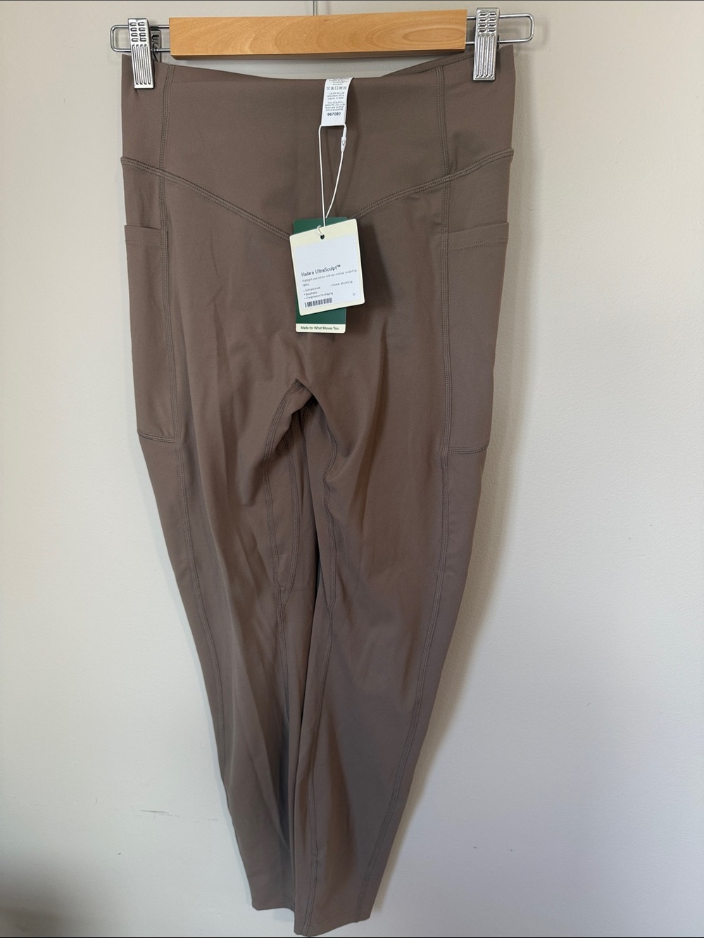 HALARA High-Rise ultra sculpt  Leggings with Side Pockets in Taupe